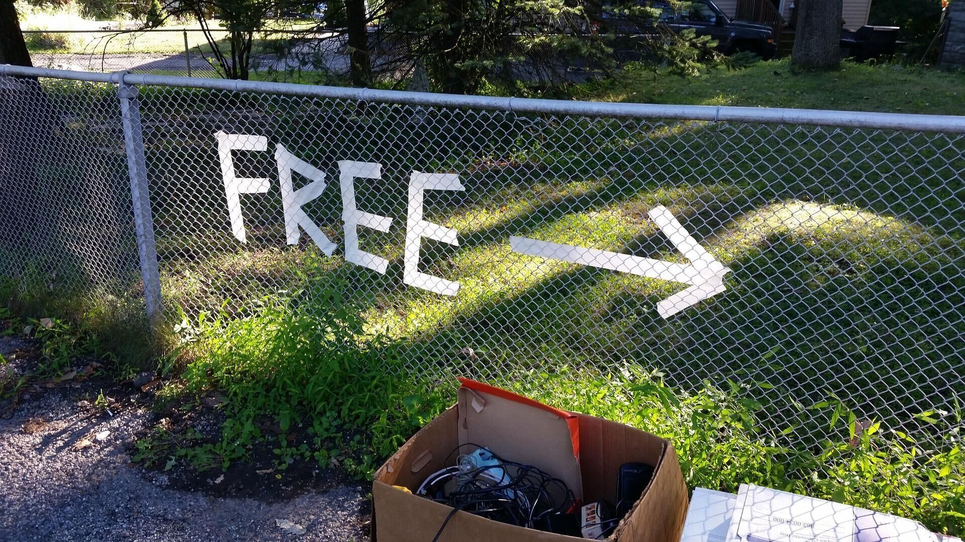 Remplissez un panier de 1 $ pour le positionner près de la caisse.